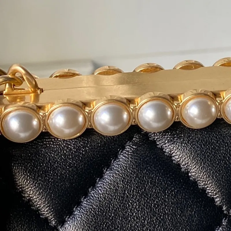 Chanel AS5912 Lambskin Pearl Trim Evening Bag 10×20×7cm #A64997 Chanel AS5912 Lambskin Pearl Trim Evening Bag 10×20×7cm #A64997