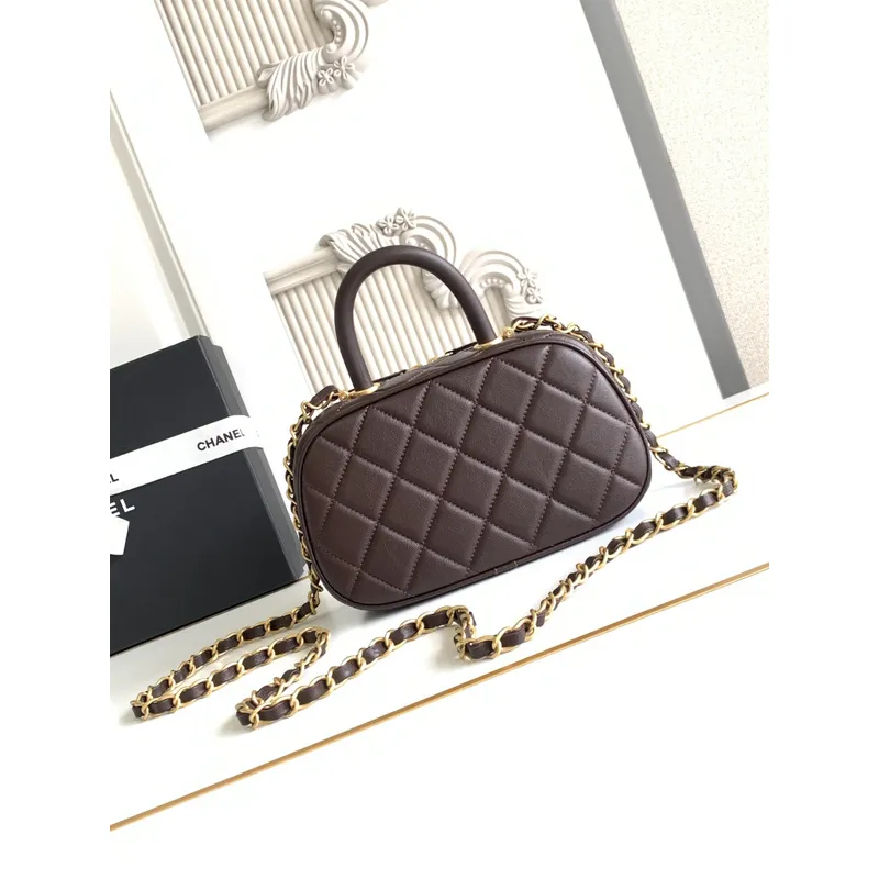 Chanel Quilted Handbag With Gold Chain And CC Logo A Timeless Fashion Piece size:11×20×8cm #A54380