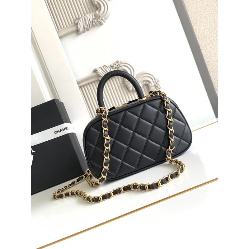 Chanel Quilted Handbag With Gold Chain And CC Logo A Timeless Fashion Piece size:11×20×8cm #A54380
