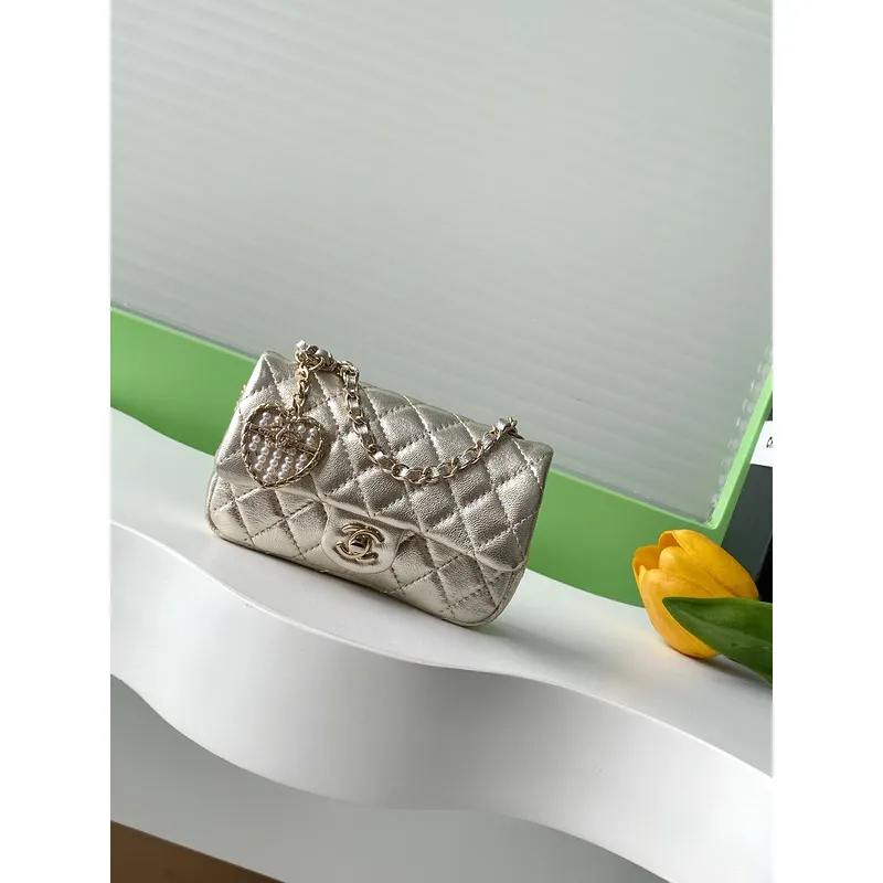 Chanel Mini Flap Bag Quilted Leather Heart Charm & CC Logo Timeless Elegance size:12×8×cm #A54206 Chanel Mini Flap Bag Quilted Leather Heart Charm & CC Logo Timeless Elegance size:12×8×cm #A54206