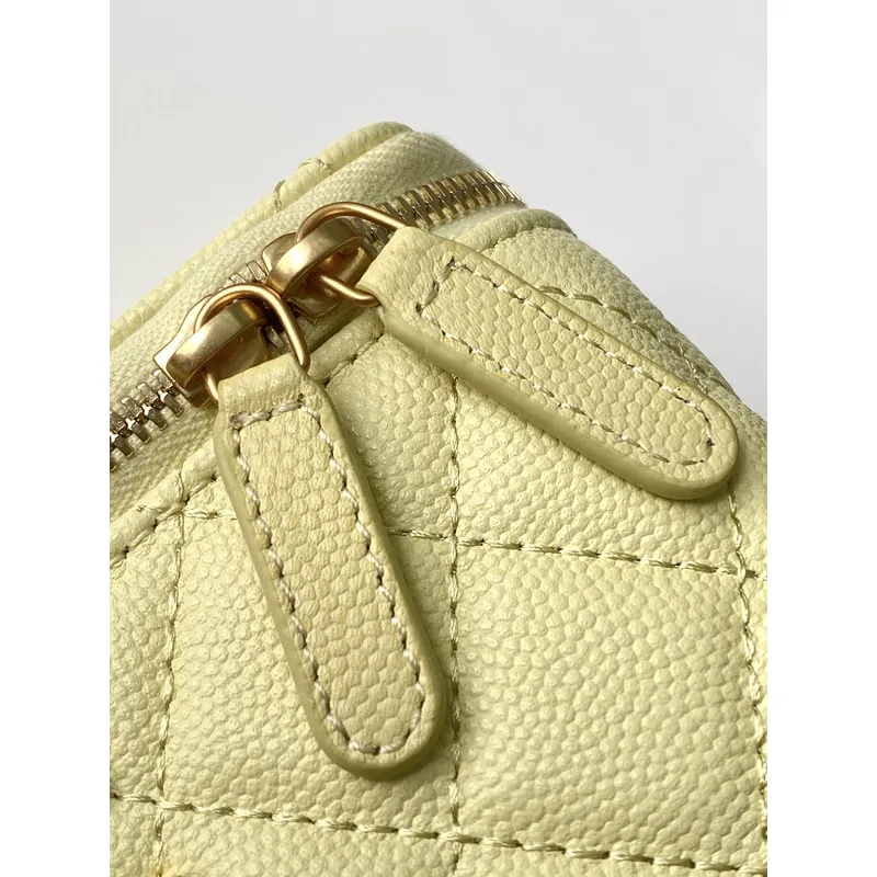 Chanel Quilted Caviar Leather Mini Vanity Bag With Gold Chain Strap And CC Logo size:9×17×8cm #A54385