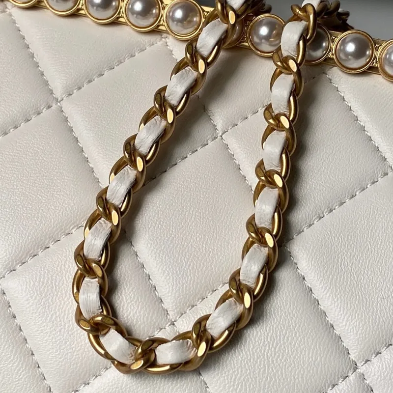 Chanel AS5912 Lambskin Pearl Trim Evening Bag 10×20×7cm #A64997 Chanel AS5912 Lambskin Pearl Trim Evening Bag 10×20×7cm #A64997
