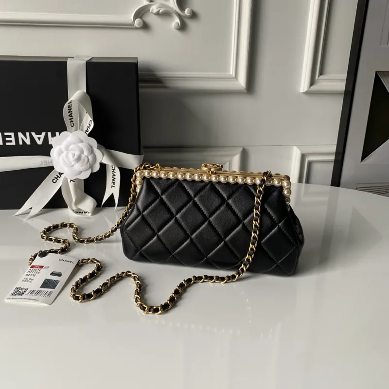 Chanel AS5912 Lambskin Pearl Trim Evening Bag 10×20×7cm #A64997 Chanel AS5912 Lambskin Pearl Trim Evening Bag 10×20×7cm #A64997