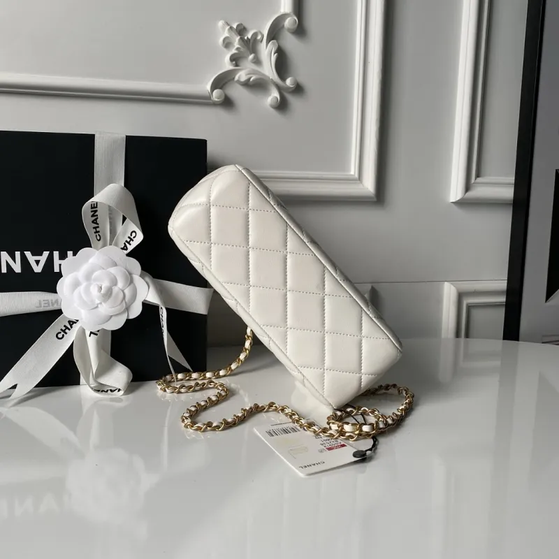 Chanel AS5912 Lambskin Pearl Trim Evening Bag 10×20×7cm #A64997 Chanel AS5912 Lambskin Pearl Trim Evening Bag 10×20×7cm #A64997