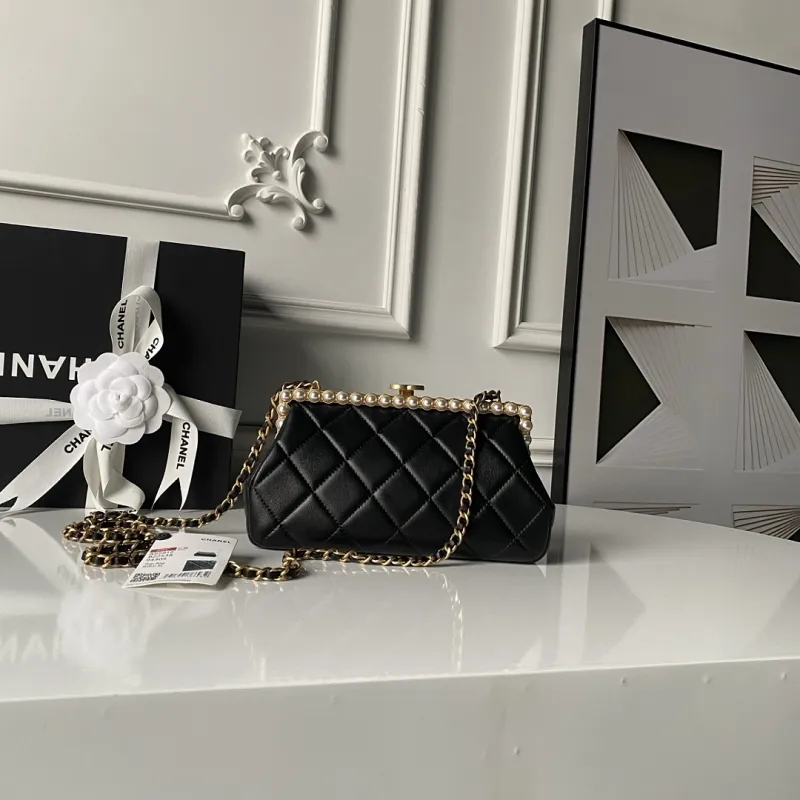Chanel AS5912 Lambskin Pearl Trim Evening Bag 10×20×7cm #A64997 Chanel AS5912 Lambskin Pearl Trim Evening Bag 10×20×7cm #A64997