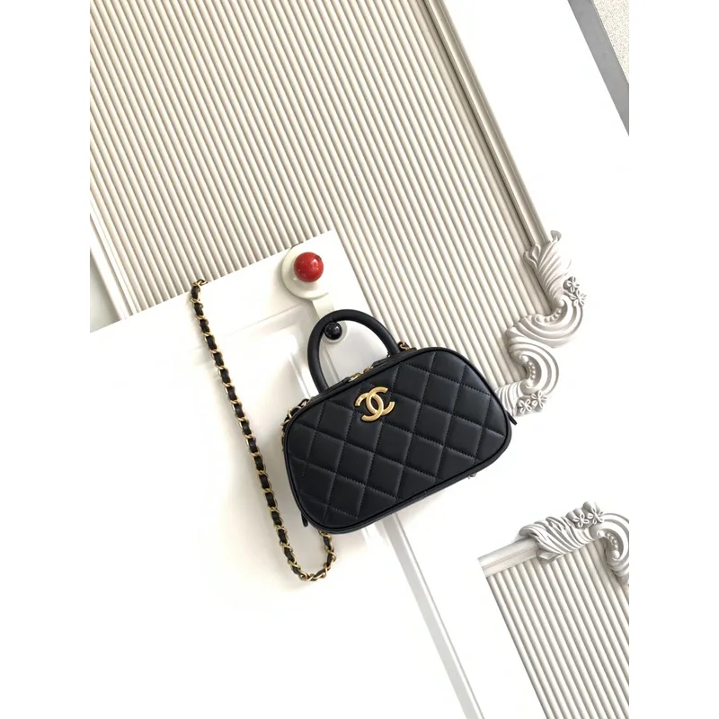 Chanel Quilted Handbag With Gold Chain And CC Logo A Timeless Fashion Piece size:11×20×8cm #A54380