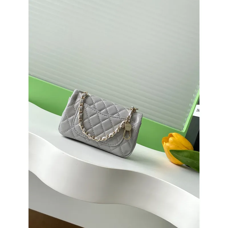 Chanel Mini Flap Bag Quilted Leather Heart Charm & CC Logo Timeless Elegance size:12×8×cm #A54206 Chanel Mini Flap Bag Quilted Leather Heart Charm & CC Logo Timeless Elegance size:12×8×cm #A54206