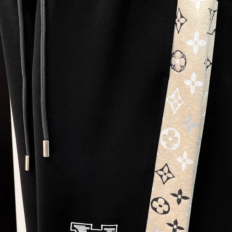 Louis Vuitton Pants for Louis Vuitton Short Pants for men #A65623