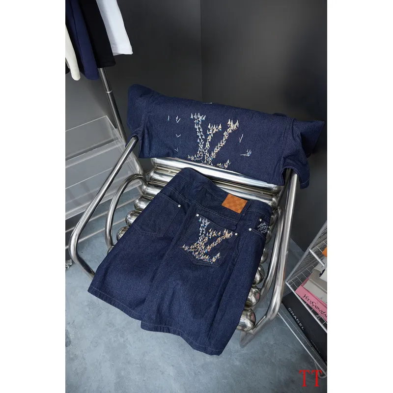 Louis Vuitton Lettering embroidered denim shorts #A52982