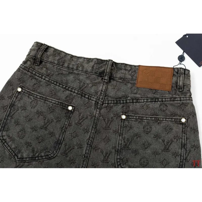 Louis Vuitton Pants for Louis Vuitton Short Pants for men #A64634