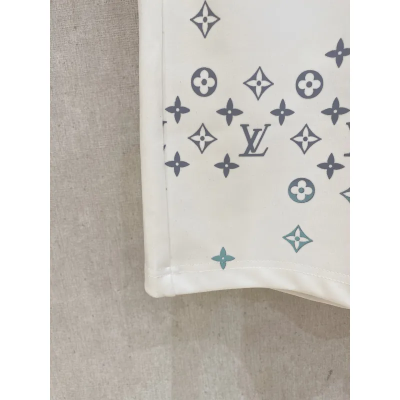 Louis Vuitton Pants for Louis Vuitton Short Pants for men #A64559