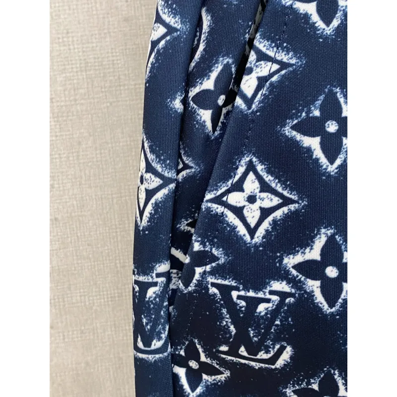 Louis Vuitton Pants for Louis Vuitton Short Pants for men #A64555