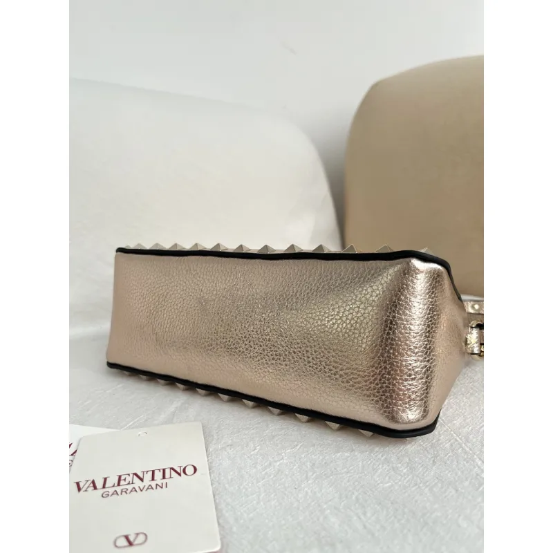 valentino Garavani Rockstud Metallic Leather Crossbody Bag 19×13×7cm #A65015