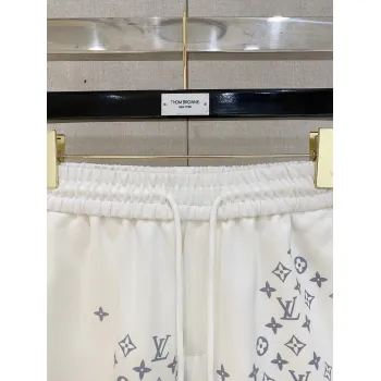 Louis Vuitton Pants for Louis Vuitton Short Pants for men #A64559