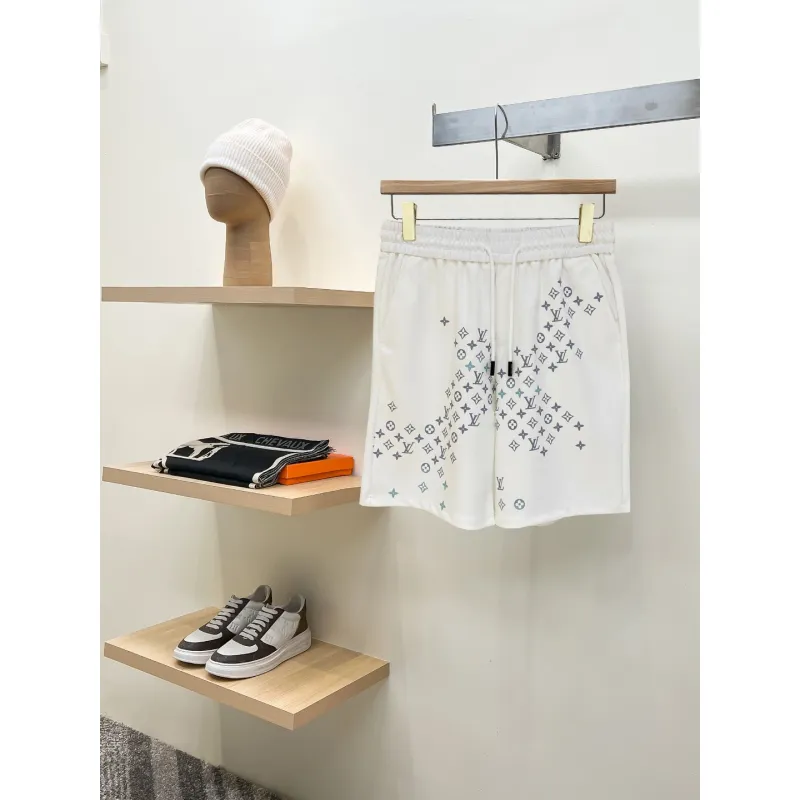 Louis Vuitton Pants for Louis Vuitton Short Pants for men #A64559