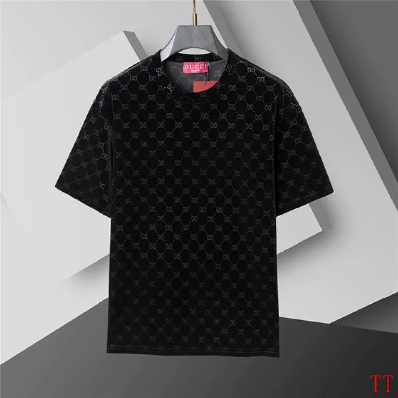 Gucci Tracksuits for Gucci short tracksuits for men #A65806
