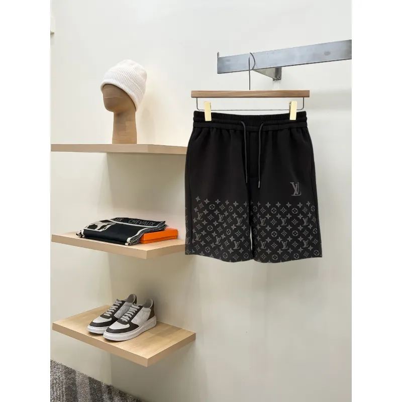Louis Vuitton Pants for Louis Vuitton Short Pants for men #A64536