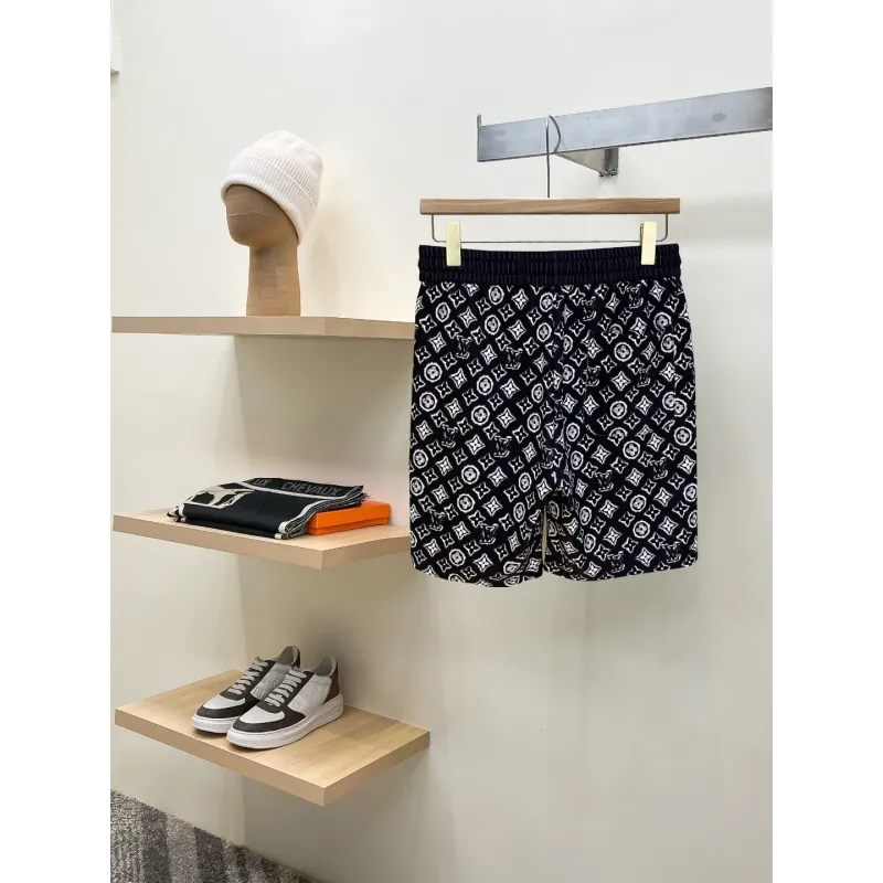 Louis Vuitton Pants for Louis Vuitton Short Pants for men #A64553