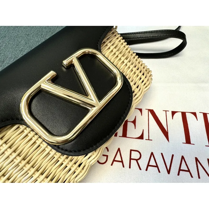 valentino Garavani VLogo Signature Wicker - Leather Crossbody Bags in Assorted Colors size:21×10×6cm #A53898 valentino Garavani VLogo Signature Wicker - Leather Crossbody Bags in Assorted Colors size:21×10×6cm #A53898