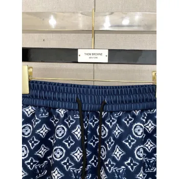 Louis Vuitton Pants for Louis Vuitton Short Pants for men #A64555