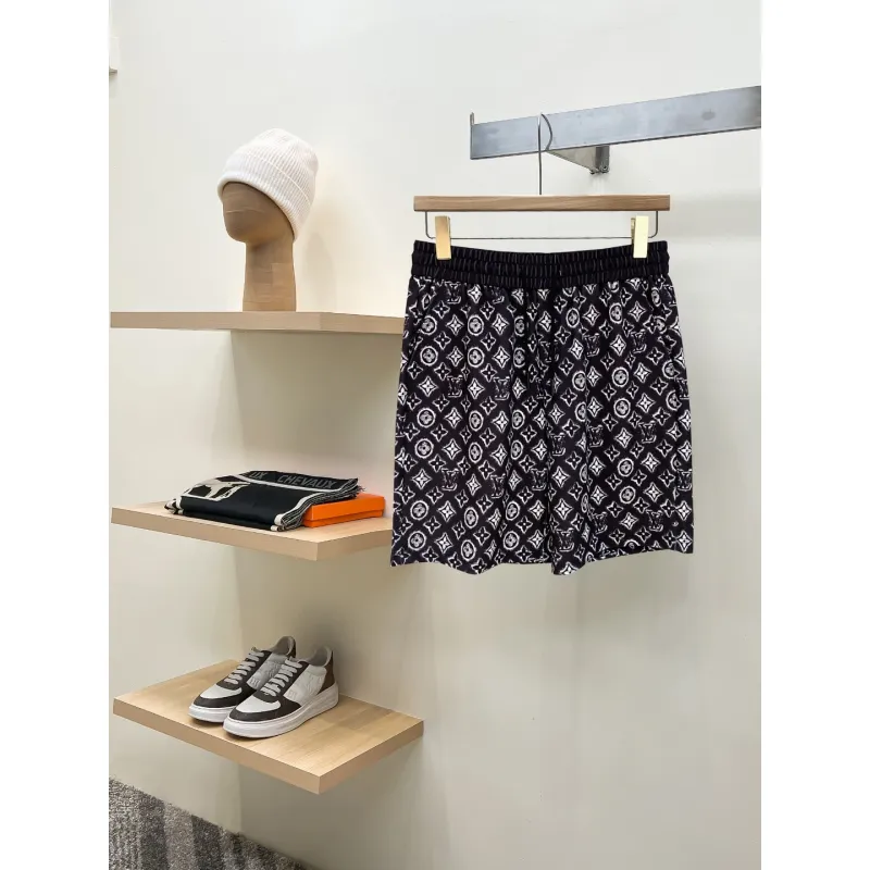 Louis Vuitton Pants for Louis Vuitton Short Pants for men #A64554