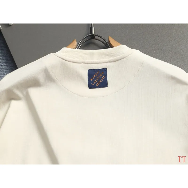 Louis Vuitton T-Shirts for AAAA Louis Vuitton T-Shirts #A65772
