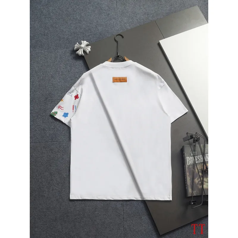 Louis Vuitton T-Shirts for AAAA Louis Vuitton T-Shirts #A65779