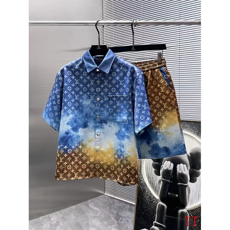 Louis Vuitton tracksuits for Louis Vuitton short tracksuits for men #A65801