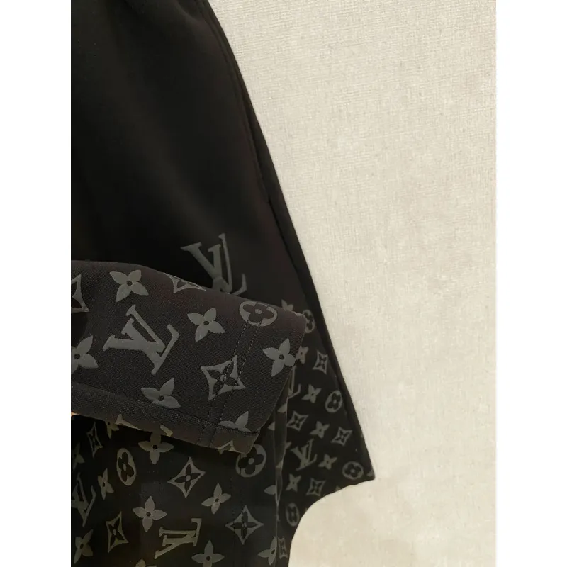 Louis Vuitton Pants for Louis Vuitton Short Pants for men #A64536