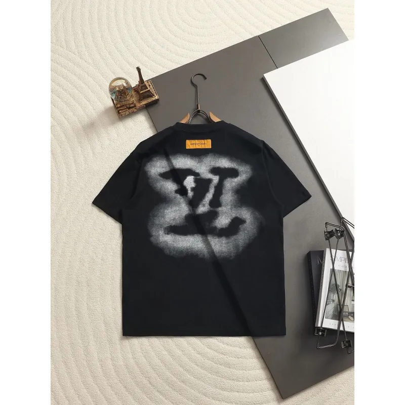 Louis Vuitton T-Shirts for AAAA Louis Vuitton T-Shirts #A65940