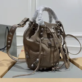 Balenciaga Bucket Bag Burgundy Leather Studded Edges A Bold Fashion Statement size:30×23×17cm #A54208