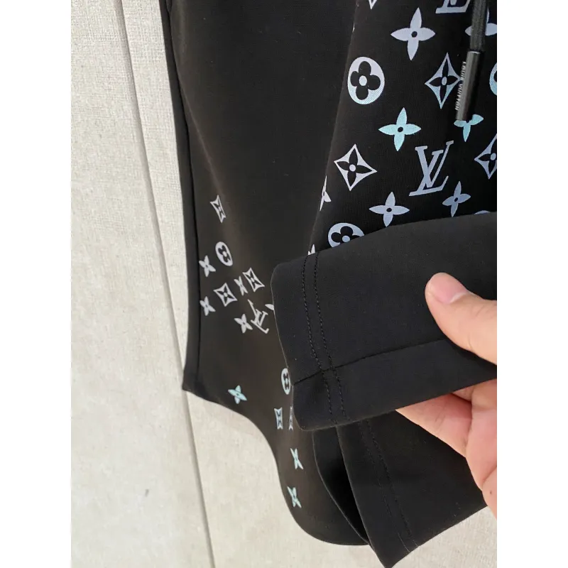Louis Vuitton Pants for Louis Vuitton Short Pants for men #A64558