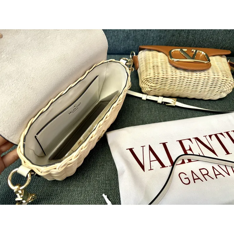 valentino Garavani VLogo Signature Wicker - Leather Crossbody Bags in Assorted Colors size:21×10×6cm #A53898 valentino Garavani VLogo Signature Wicker - Leather Crossbody Bags in Assorted Colors size:21×10×6cm #A53898