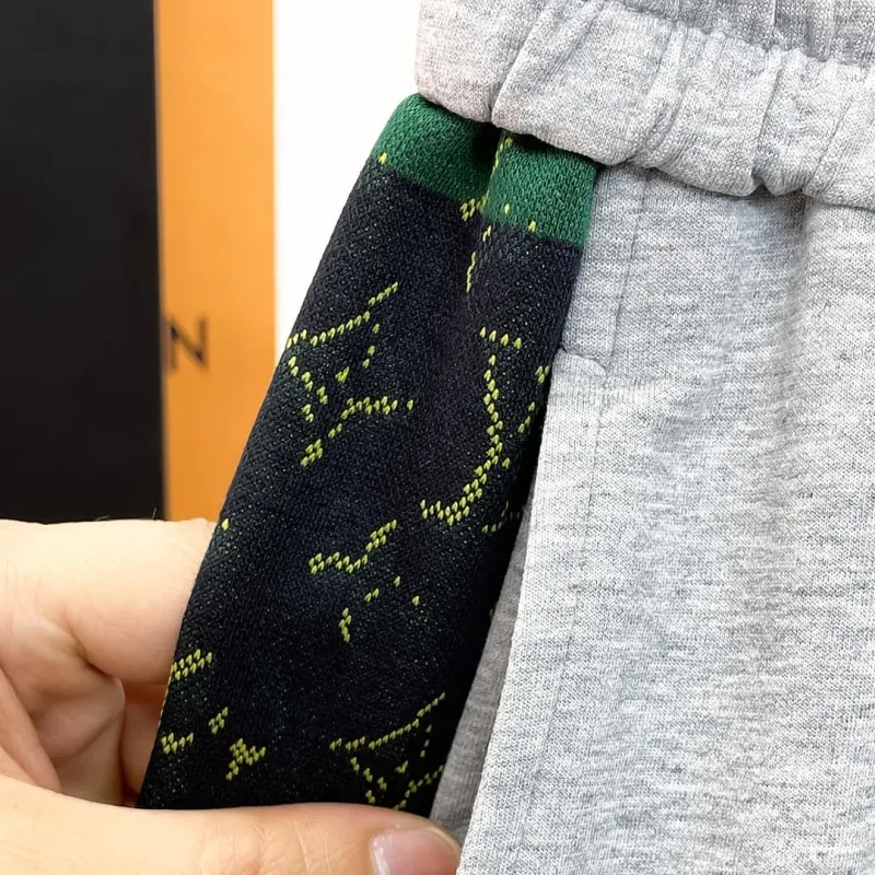 Louis Vuitton Pants for Louis Vuitton Short Pants for men #A65622