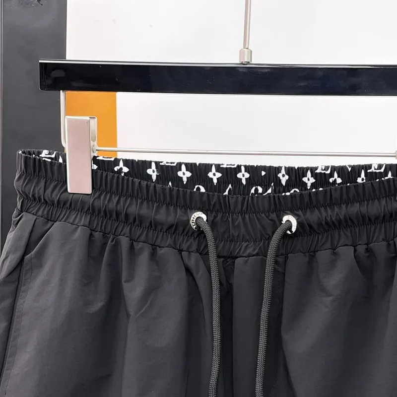 Louis Vuitton Pants for Louis Vuitton Short Pants for men #A65625