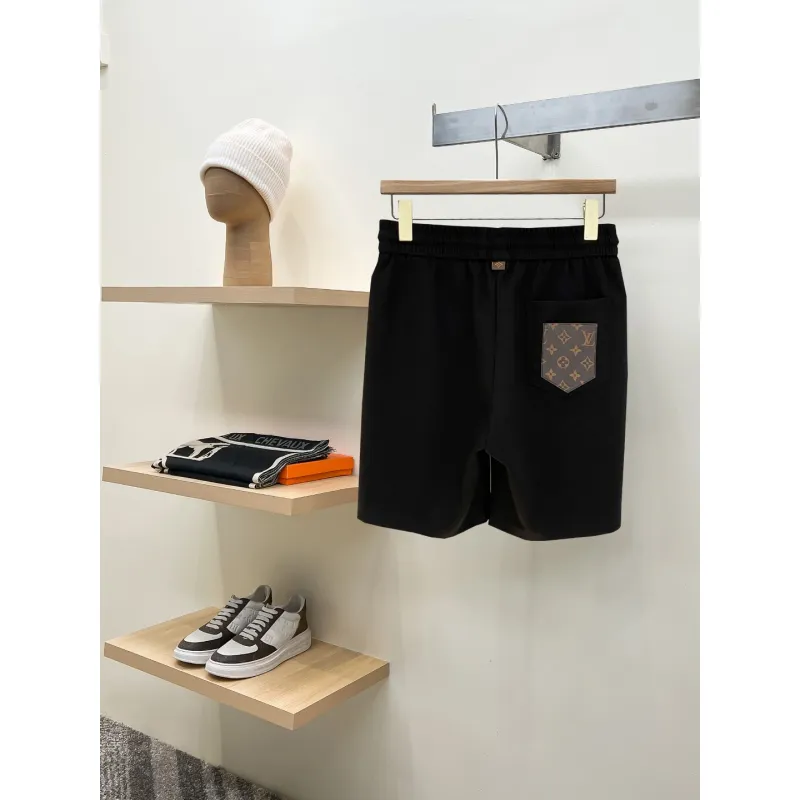 Louis Vuitton Pants for Louis Vuitton Short Pants for men #A64556