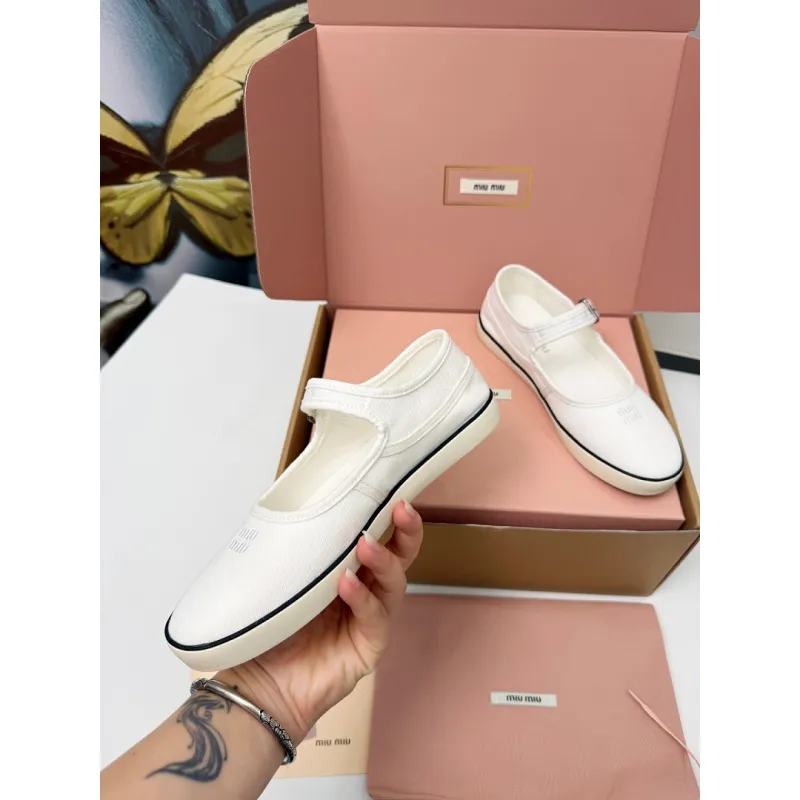 Miu Miu Womens Retro Calfskin Leather Ballet Flats #A66075