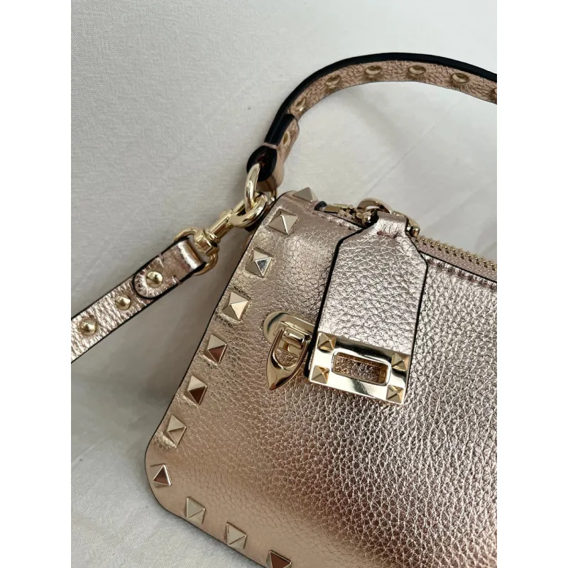 valentino Garavani Rockstud Metallic Leather Crossbody Bag 19×13×7cm #A65015