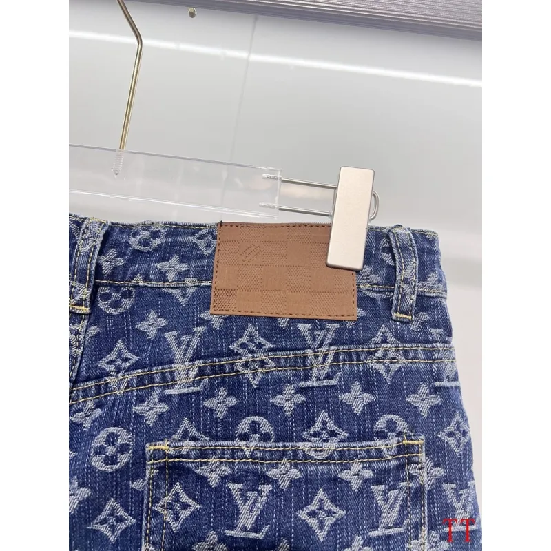 Louis Vuitton Pants for Louis Vuitton Short Pants for men #A64633