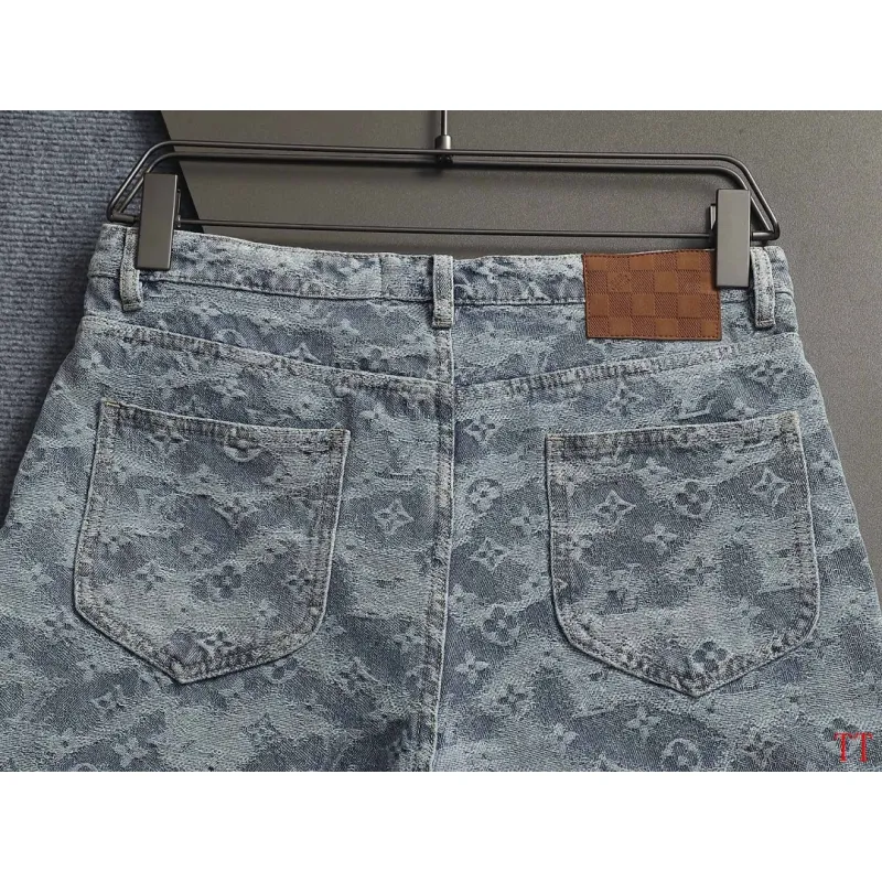 Louis Vuitton Pants for Louis Vuitton Short Pants for men #A64632