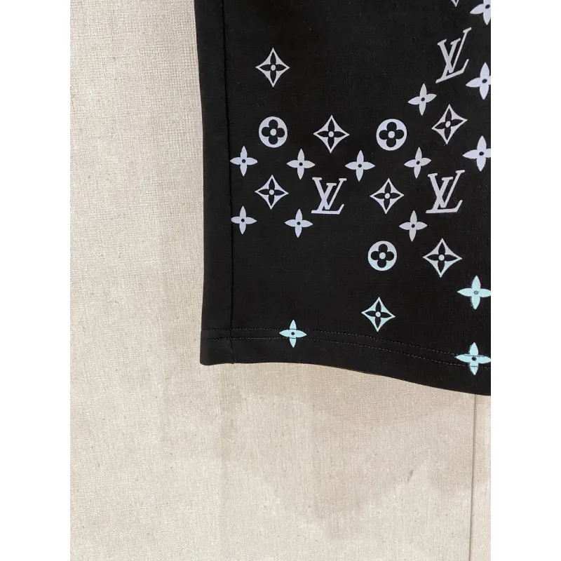Louis Vuitton Pants for Louis Vuitton Short Pants for men #A64558