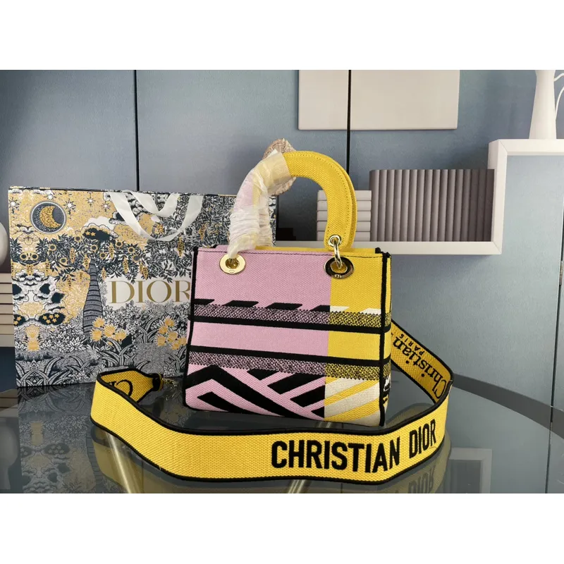 D-ior Lady D - Lite Bag With Vibrant Pink And Artistic Embellishments size:24×20×11cm #A53709 D-ior Lady D - Lite Bag With Vibrant Pink And Artistic Embellishments size:24×20×11cm #A53709