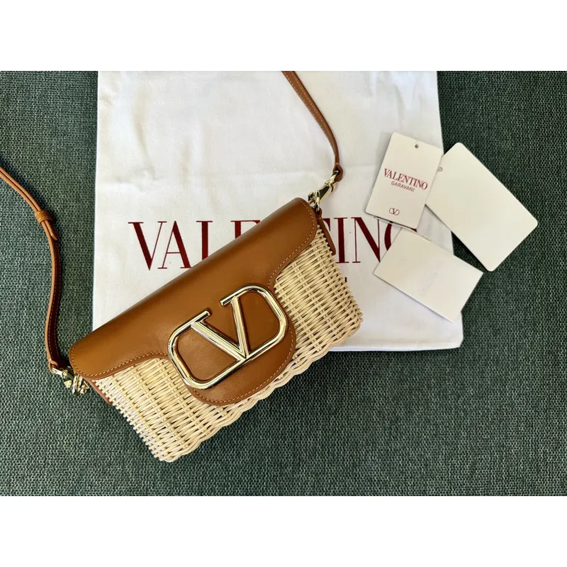 valentino Garavani VLogo Signature Wicker - Leather Crossbody Bags in Assorted Colors size:21×10×6cm #A53898 valentino Garavani VLogo Signature Wicker - Leather Crossbody Bags in Assorted Colors size:21×10×6cm #A53898