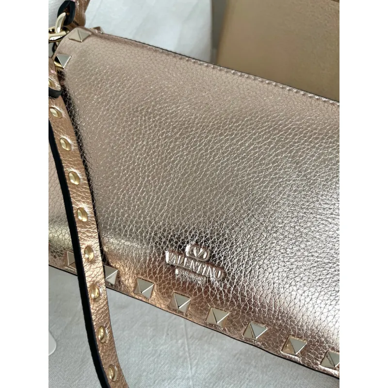 valentino Garavani Rockstud Metallic Leather Crossbody Bag 19×13×7cm #A65015
