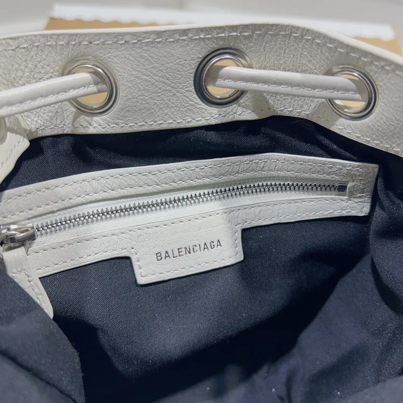 Balenciaga Bucket Bag Metallic Leather Studded Details Edgy Urban Style size:15×17×19cm #A54207
