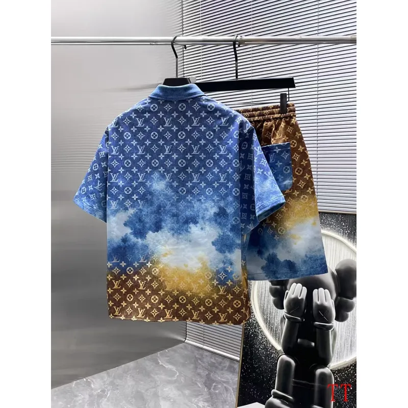 Louis Vuitton tracksuits for Louis Vuitton short tracksuits for men #A65801
