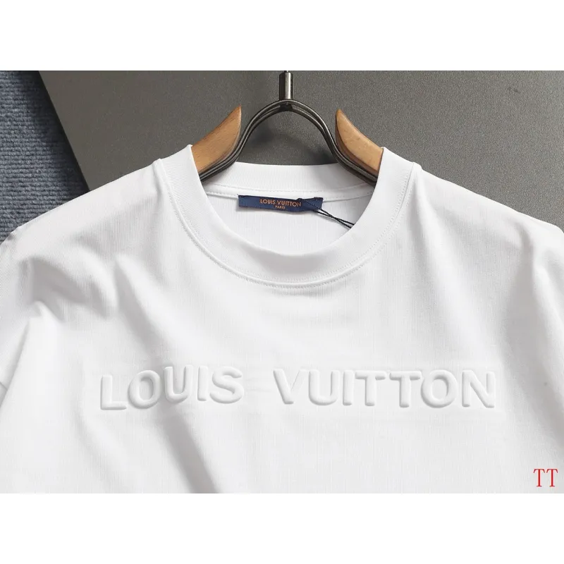 Louis Vuitton T-Shirts for AAAA Louis Vuitton T-Shirts #A65778