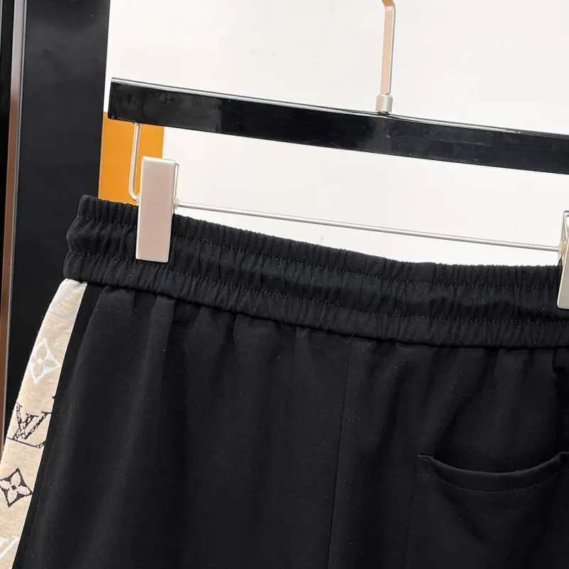 Louis Vuitton Pants for Louis Vuitton Short Pants for men #A65623