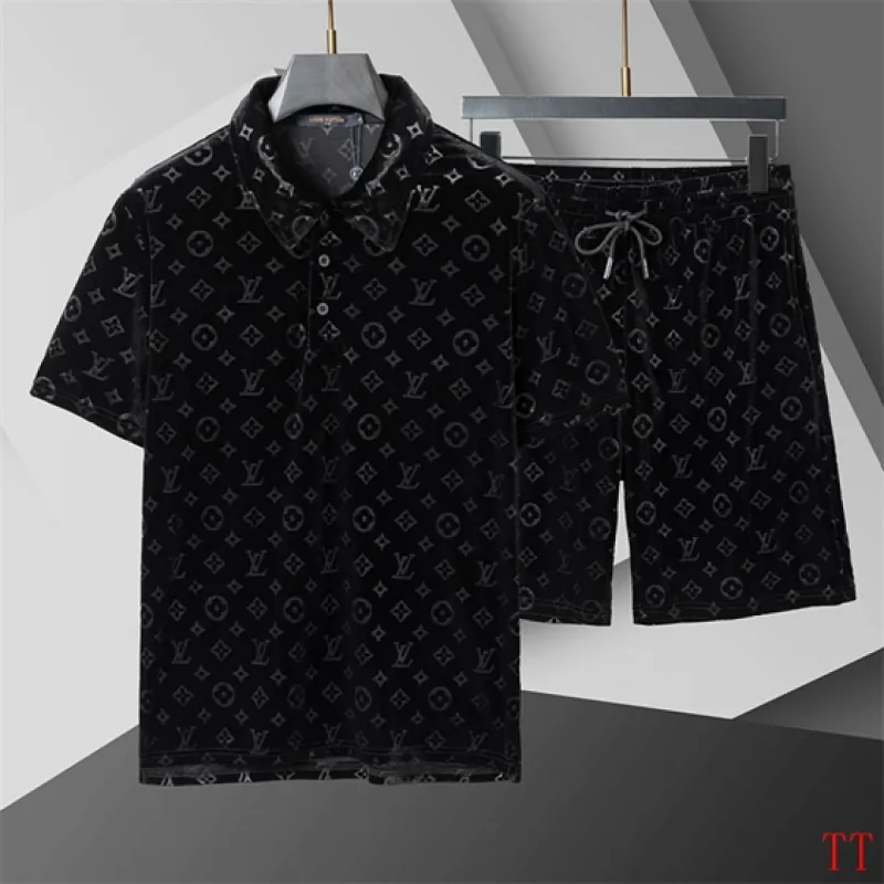 Louis Vuitton tracksuits for Louis Vuitton short tracksuits for men #A65804