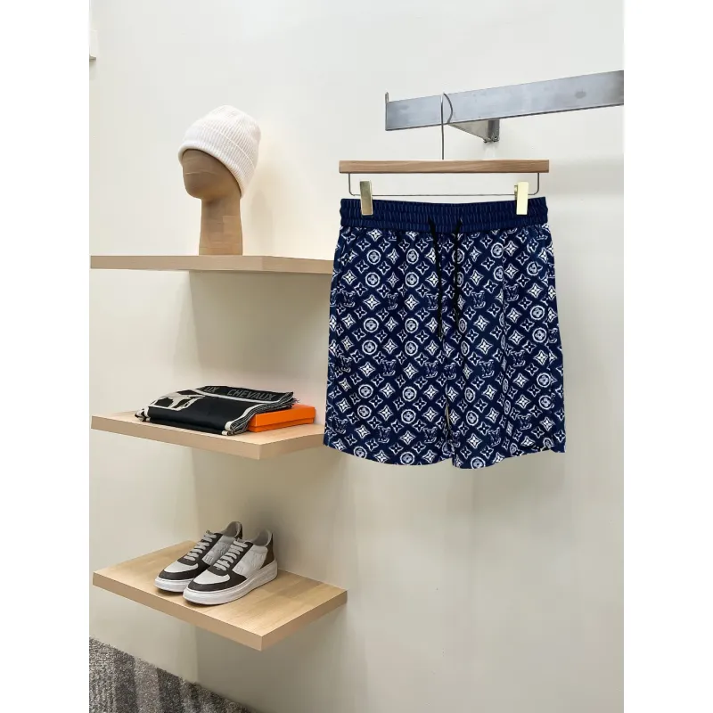 Louis Vuitton Pants for Louis Vuitton Short Pants for men #A64555